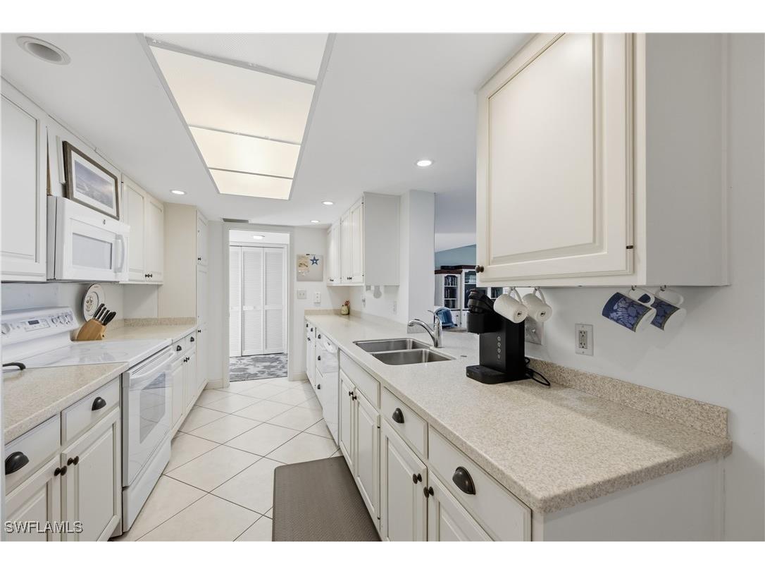 11 Bluebill Avenue #404 Naples FL 34108 225078575 image34