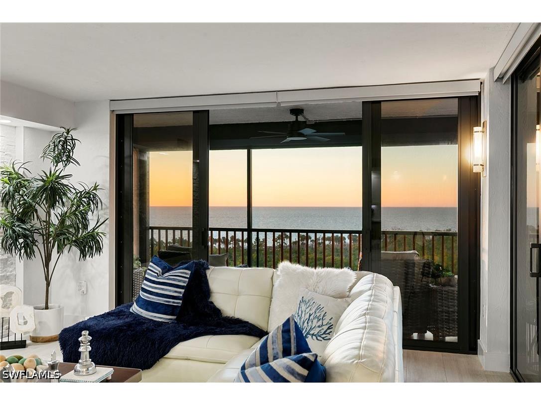 11 Bluebill Avenue #905 Naples FL 34108 226001402 image1