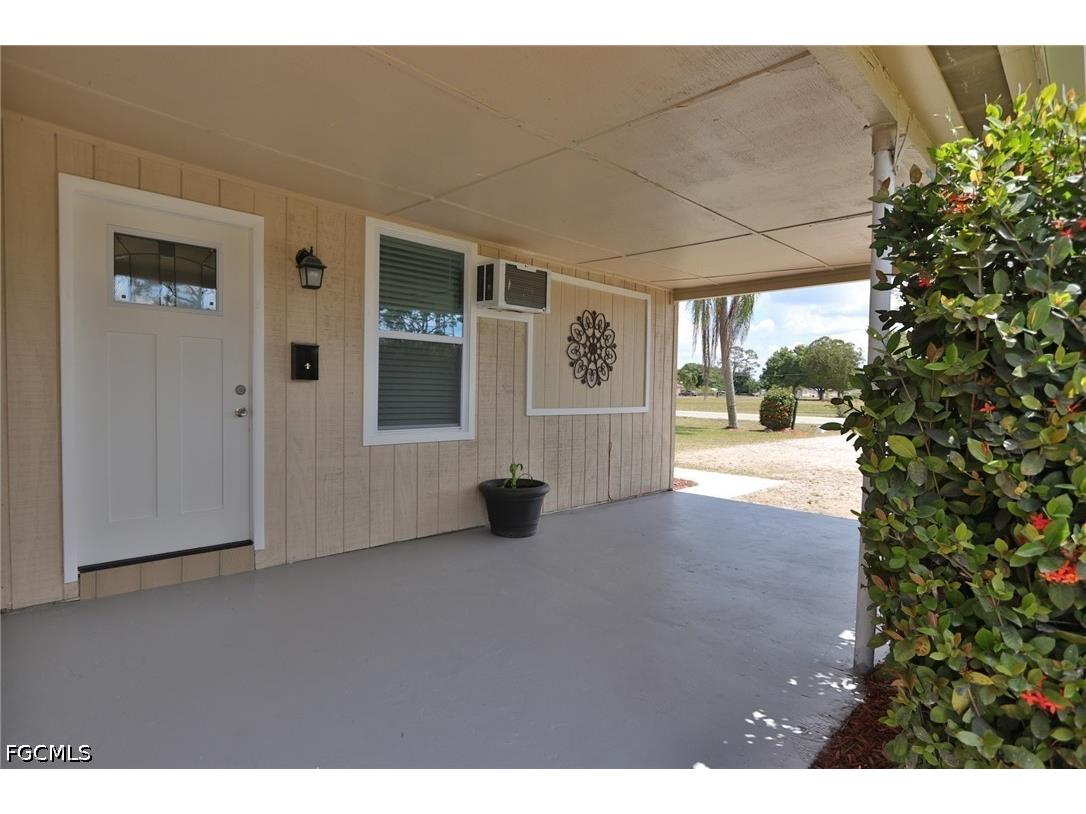 11 California Road Lehigh Acres FL 33936 2026017633 image3