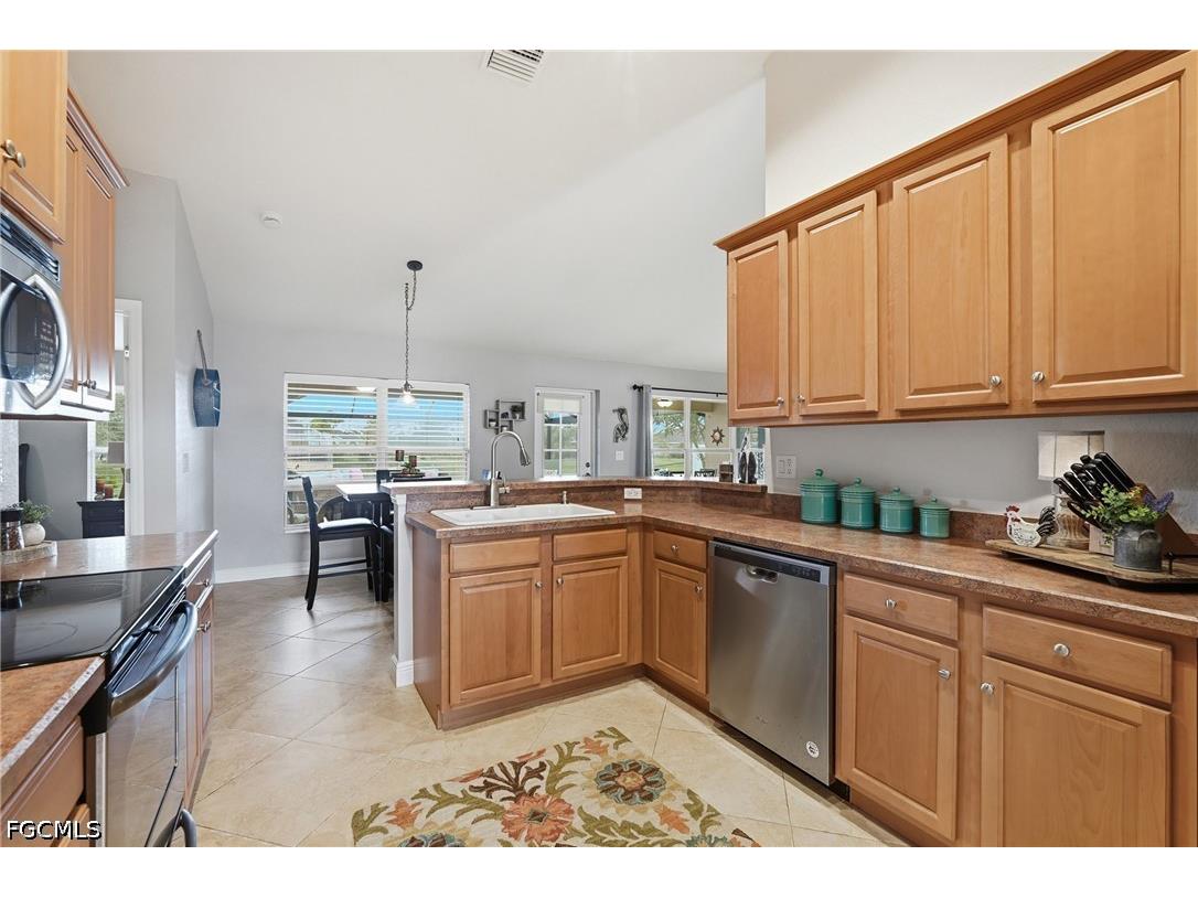 11 Medalist Lane Rotonda West FL 33947 2026023907 image16