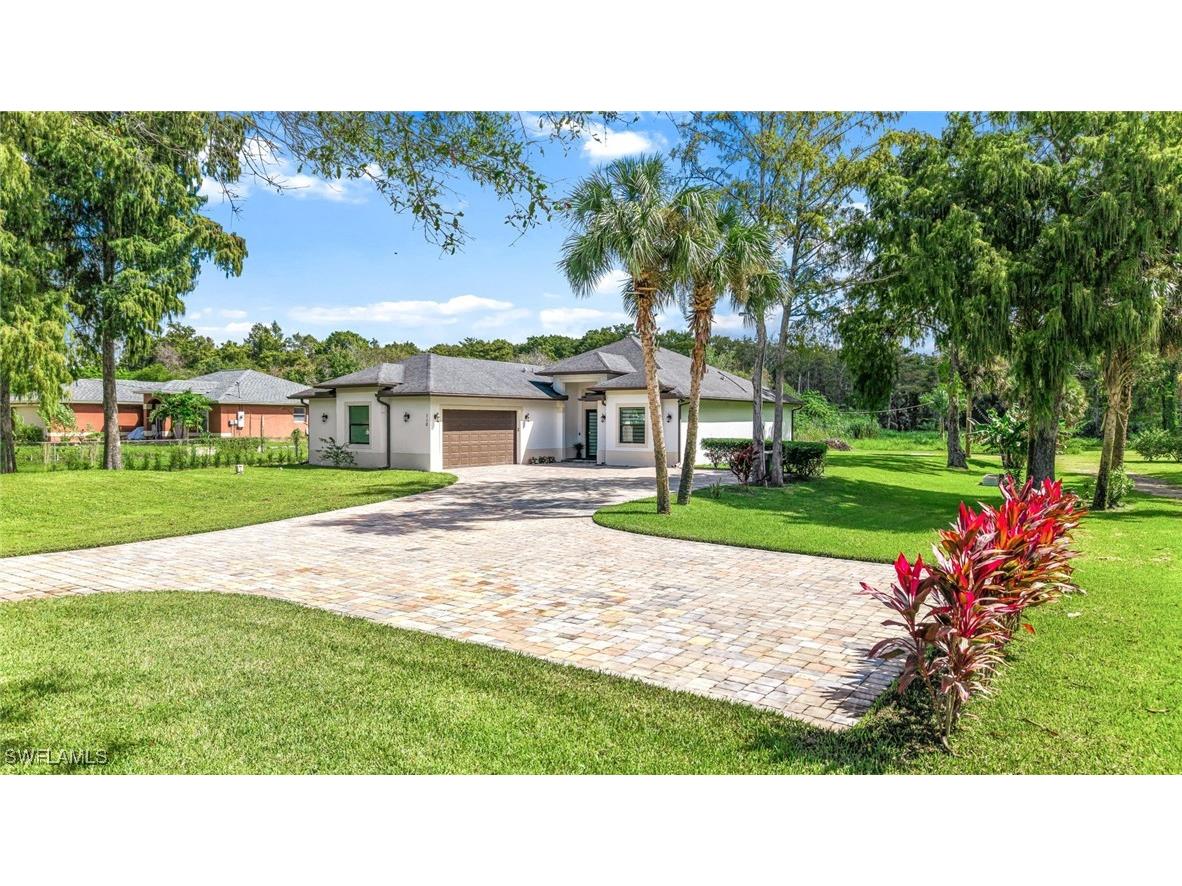 110 6th Street NE Naples FL 34120 225072821 image1