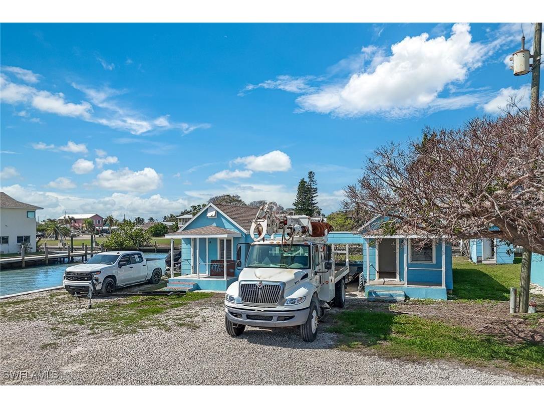 110 East Court Naples FL 34140 225045758 image15