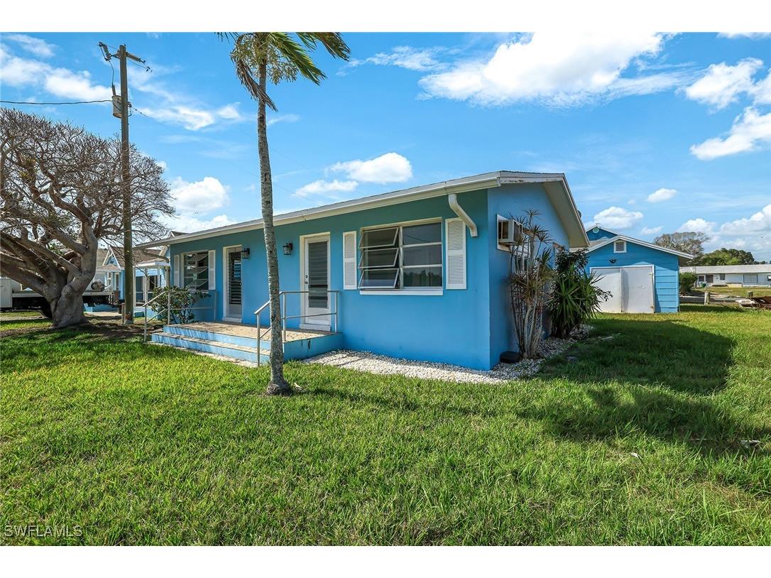 110 East Court Naples FL 34140 225045758 image17