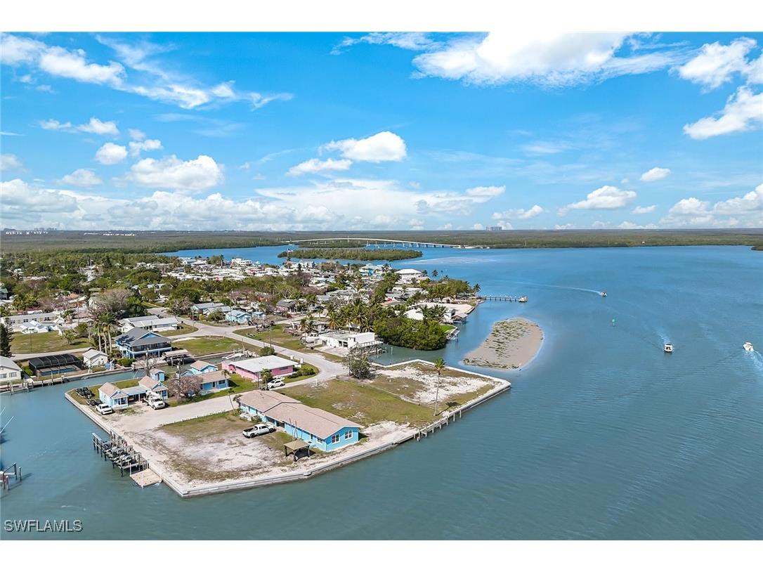 110 East Court Naples FL 34140 225045758 image9