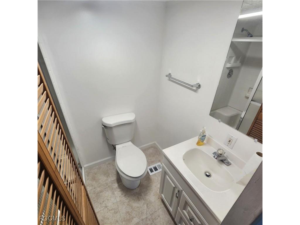 110 Gaslight Avenue North Fort Myers FL 33917 2025024067 image13