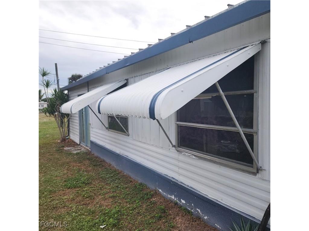 110 Gaslight Avenue North Fort Myers FL 33917 2025024067 image19