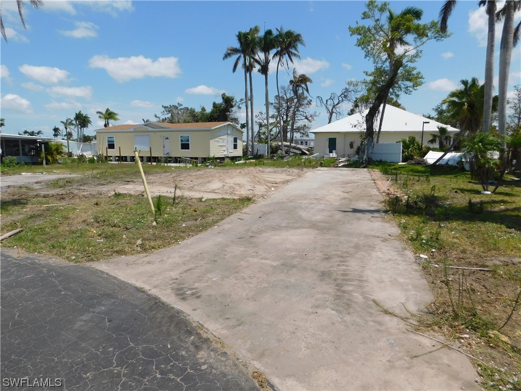 110 Maple Lane Fort Myers FL 33908 223074839 image1