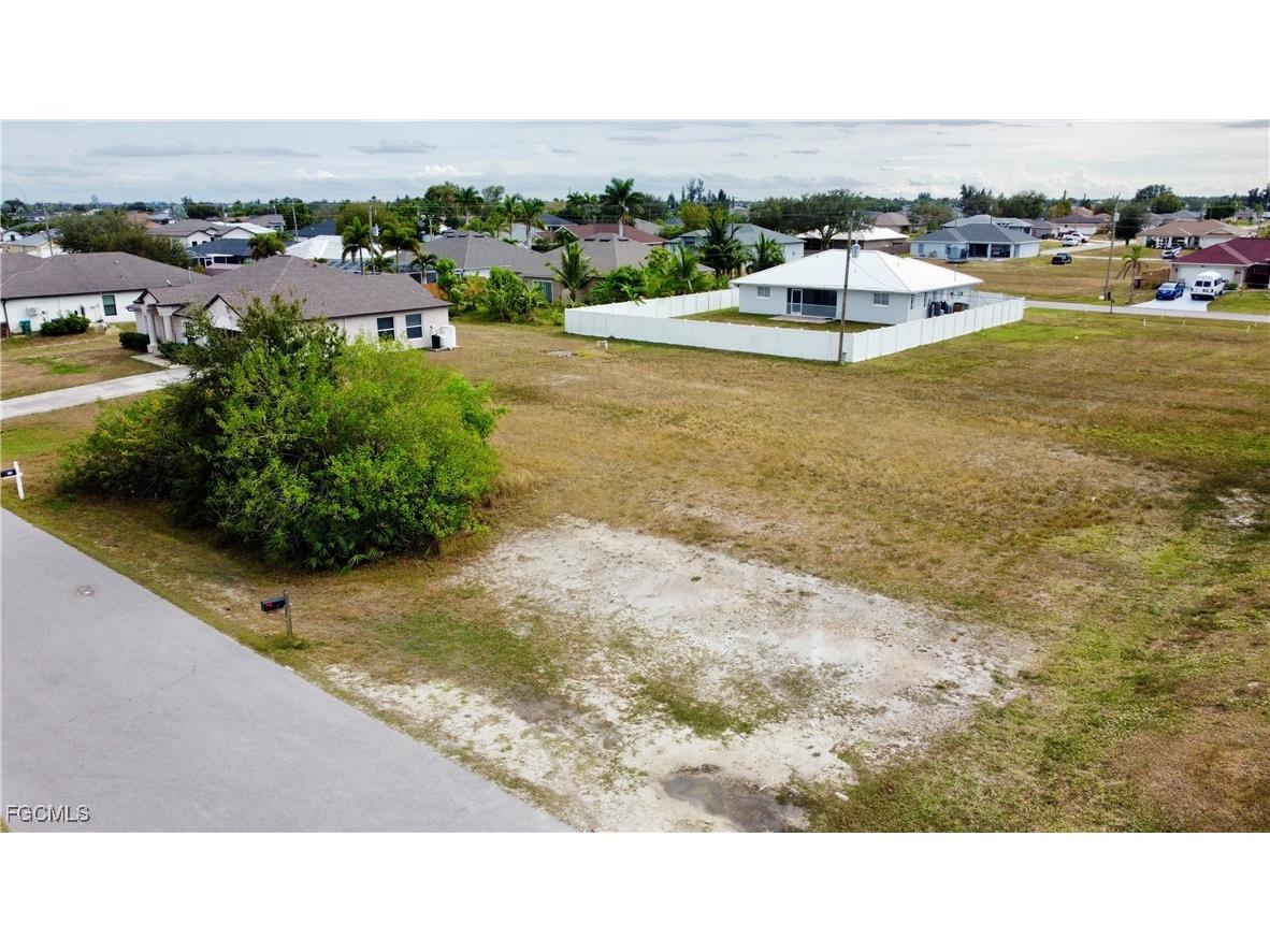 110 NE 11th Lane Cape Coral FL 33909 2025023408 image5