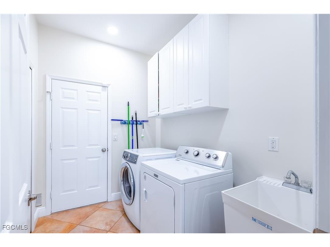 110 SE 16th Terrace Cape Coral FL 33990 2025017280 image32