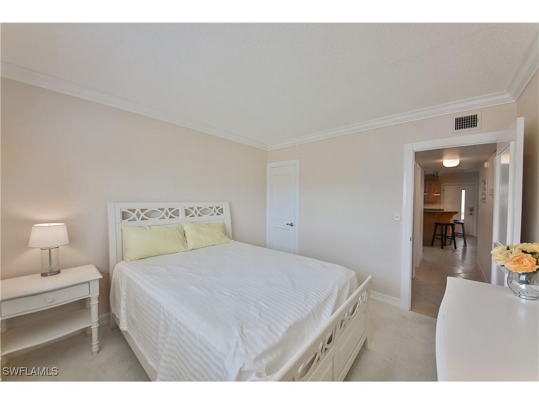 1100 Gulf Shore Boulevard N #207 Naples FL 34102 225068052 image21