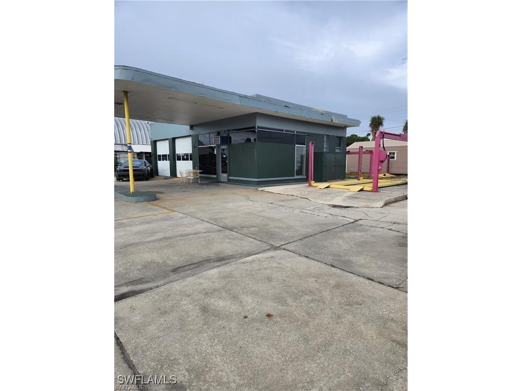 1100 N Tamiami Trail North Fort Myers FL 33903 224086933 image1