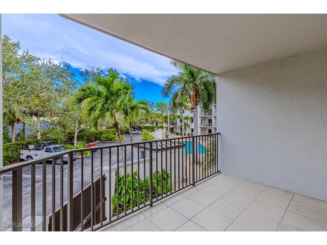 1100 Pine Ridge Road Naples FL 34108 225075115 image17