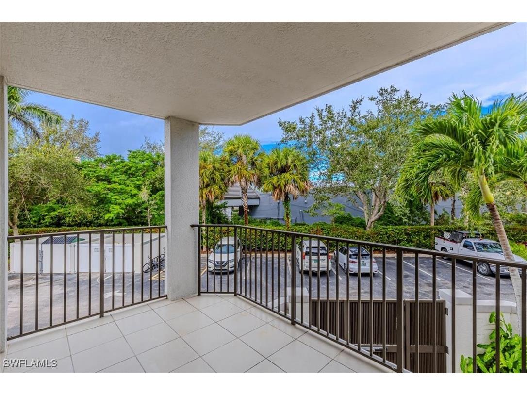 1100 Pine Ridge Road Naples FL 34108 225075115 image5