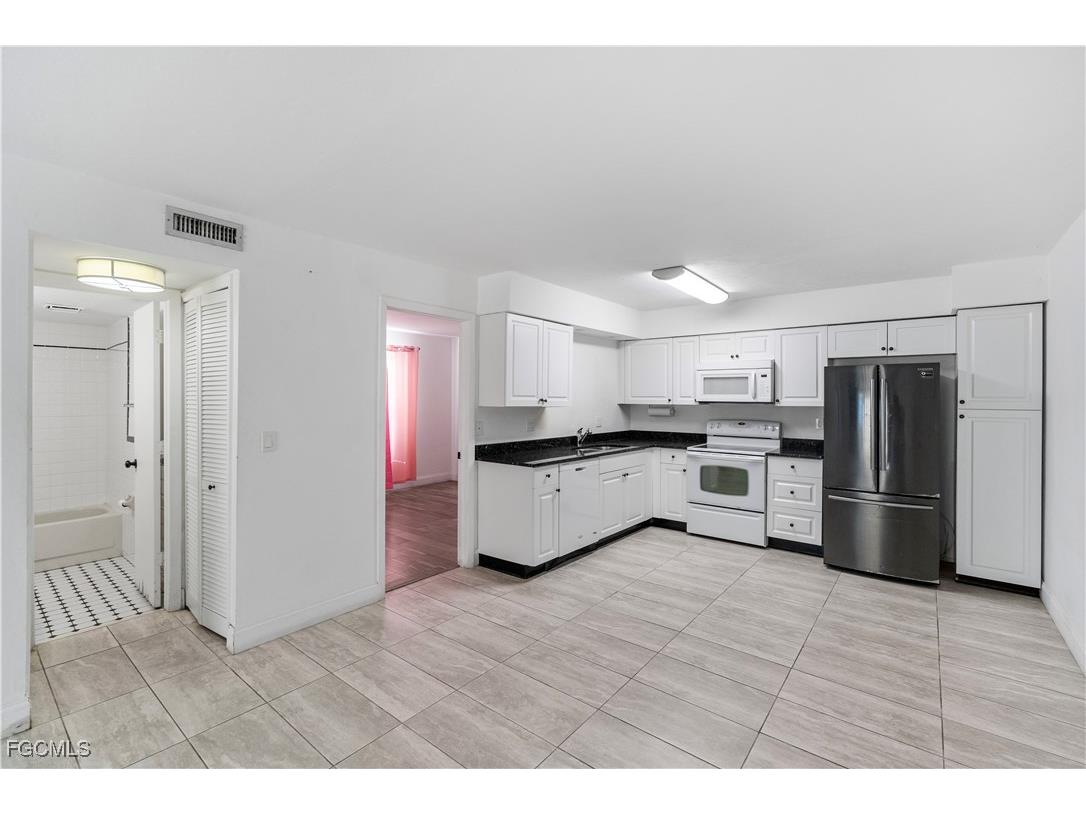 1100 Pondella Road #908 Cape Coral FL 33909 2026002600 image5
