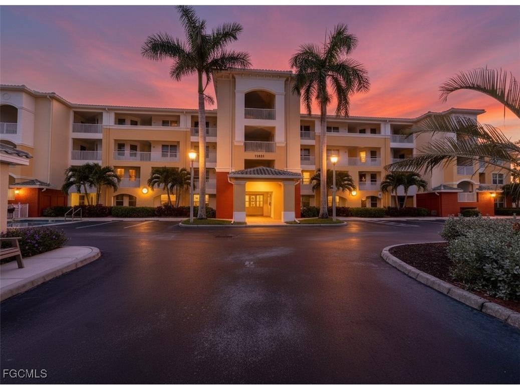 11001 Gulf Reflections Drive #105 Fort Myers FL 33908 2025014017 image1