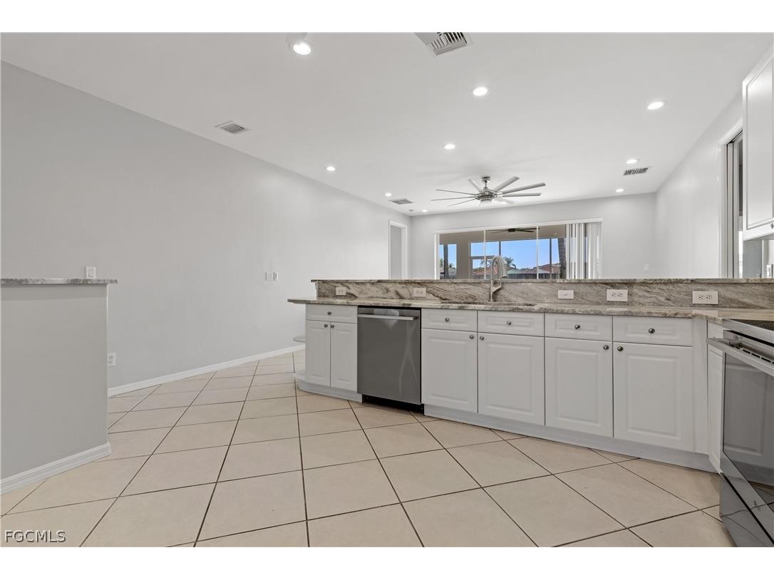 11005 Lakeland Circle Fort Myers FL 33913 2026012383 image14