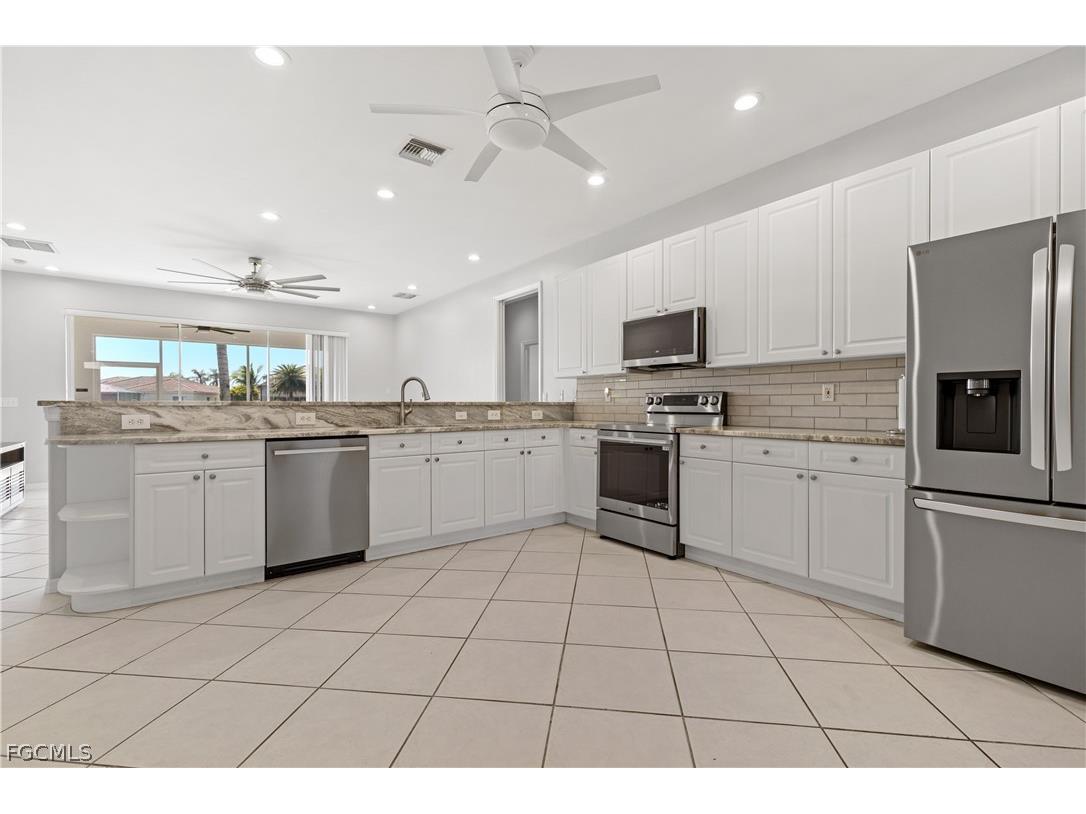 11005 Lakeland Circle Fort Myers FL 33913 2026012383 image9