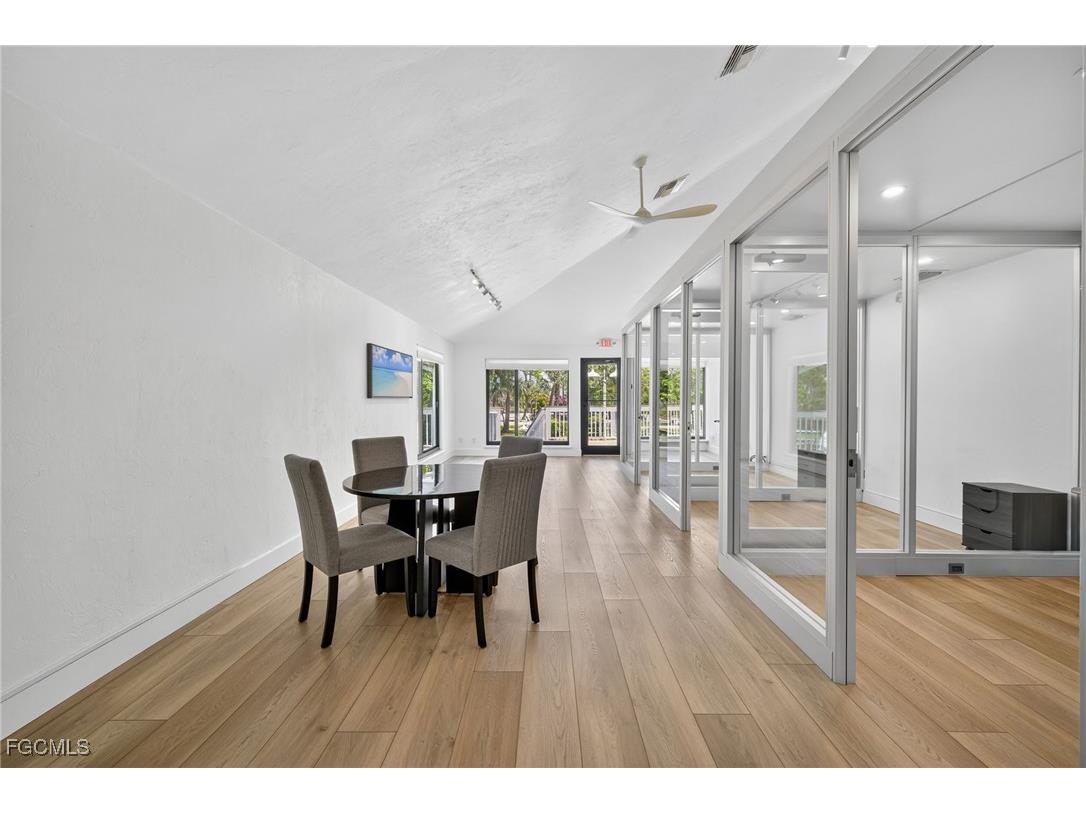 1101 Periwinkle Way #D1 Sanibel FL 33957 2025020641 image5