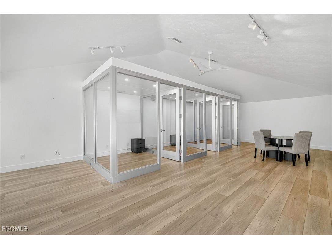 1101 Periwinkle Way #D1 Sanibel FL 33957 2025020641 image6