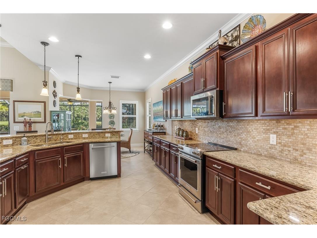 11013 Surrey Place Fort Myers FL 33913 2025017763 image9