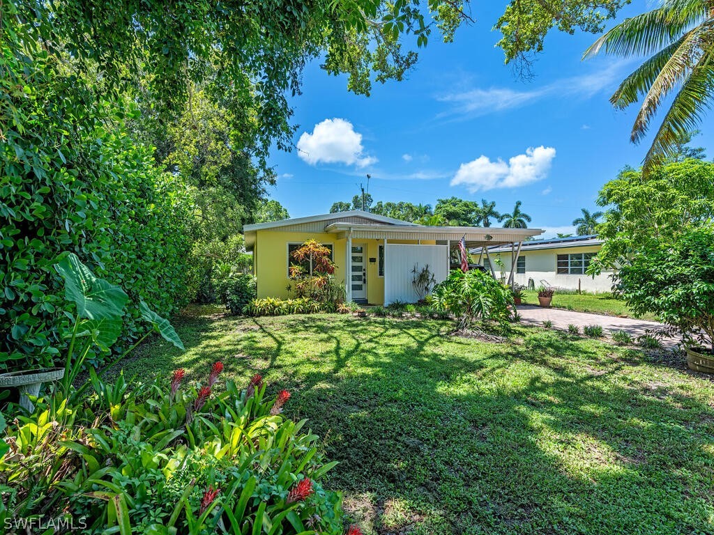 1102 9th Avenue N Naples FL 34102 224059802 image1