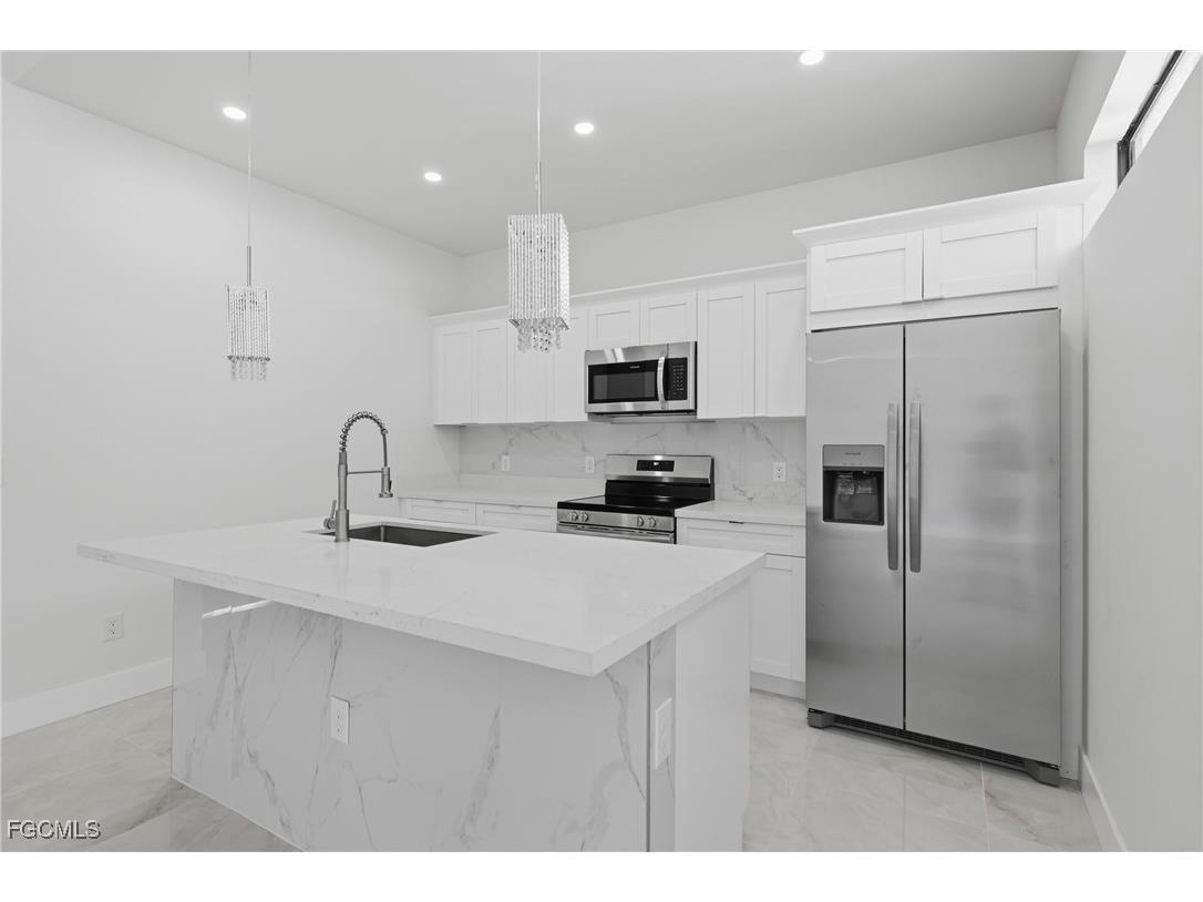 1102 NE 14th Avenue Cape Coral FL 33909 2025021403 image11