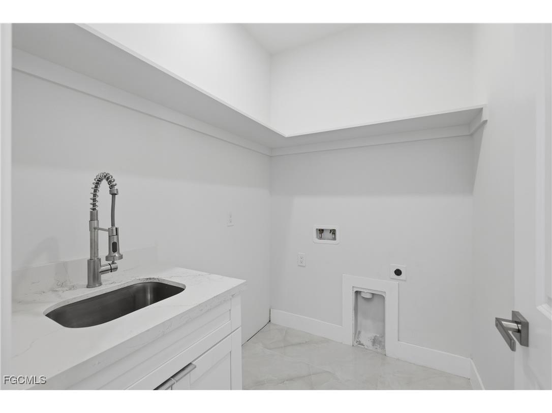 1102 NE 14th Avenue Cape Coral FL 33909 2025021403 image15