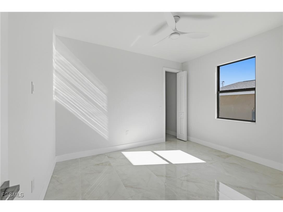 1102 NE 14th Avenue Cape Coral FL 33909 2025021403 image23