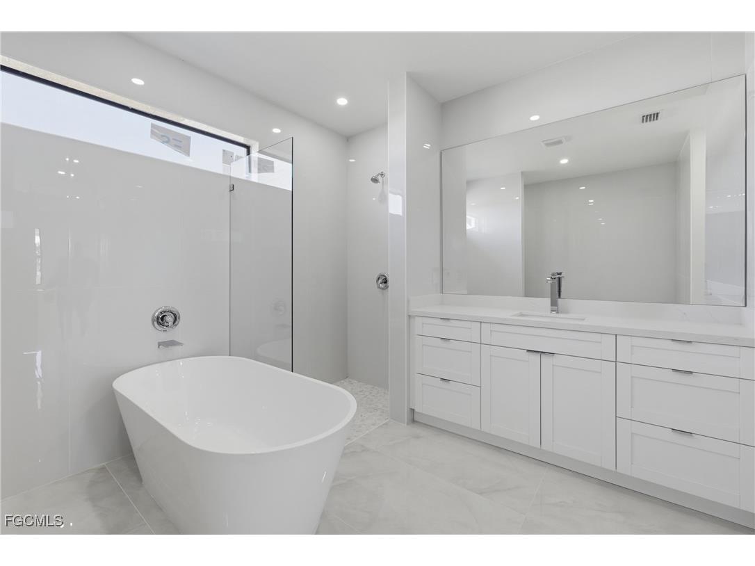 1102 NE 14th Avenue Cape Coral FL 33909 2025021403 image30