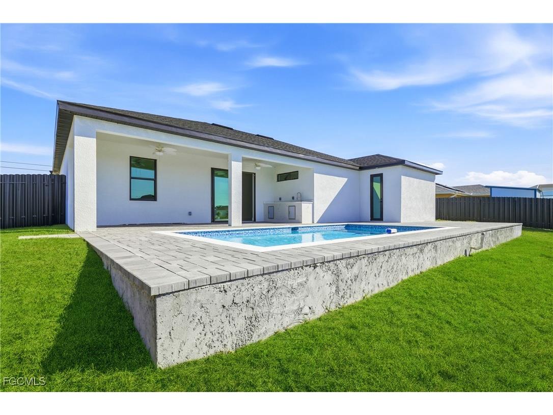 1102 NE 14th Avenue Cape Coral FL 33909 2025021403 image38