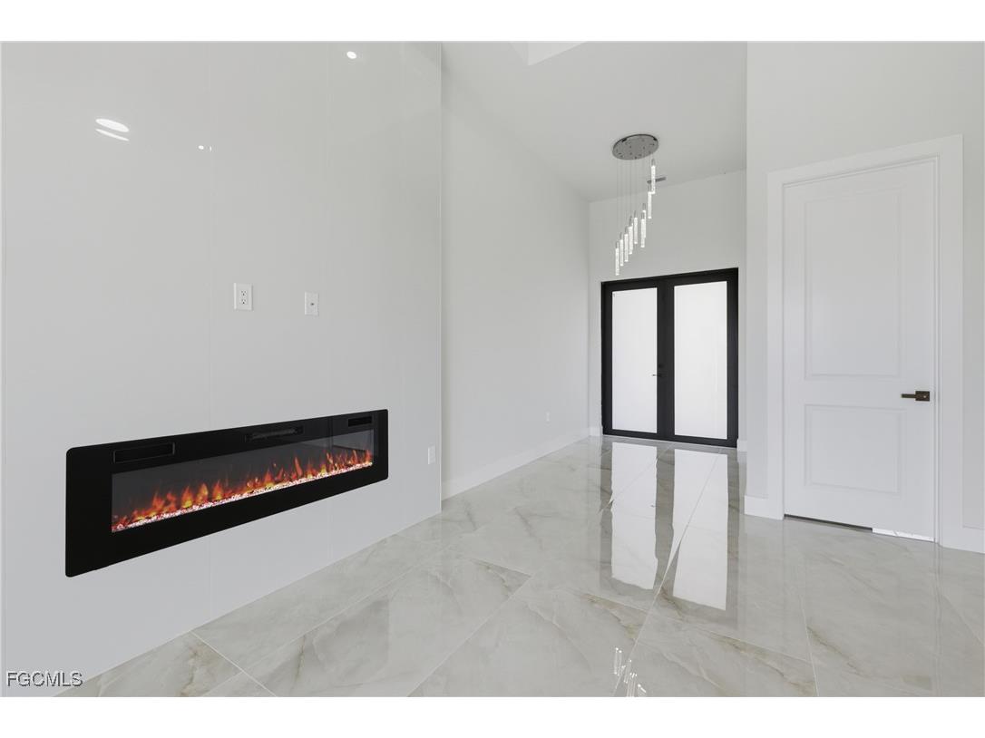 1102 NE 14th Avenue Cape Coral FL 33909 2025021403 image4