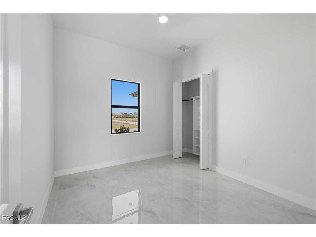 1102 NE 14th Avenue Cape Coral FL 33909 2025021403 image7