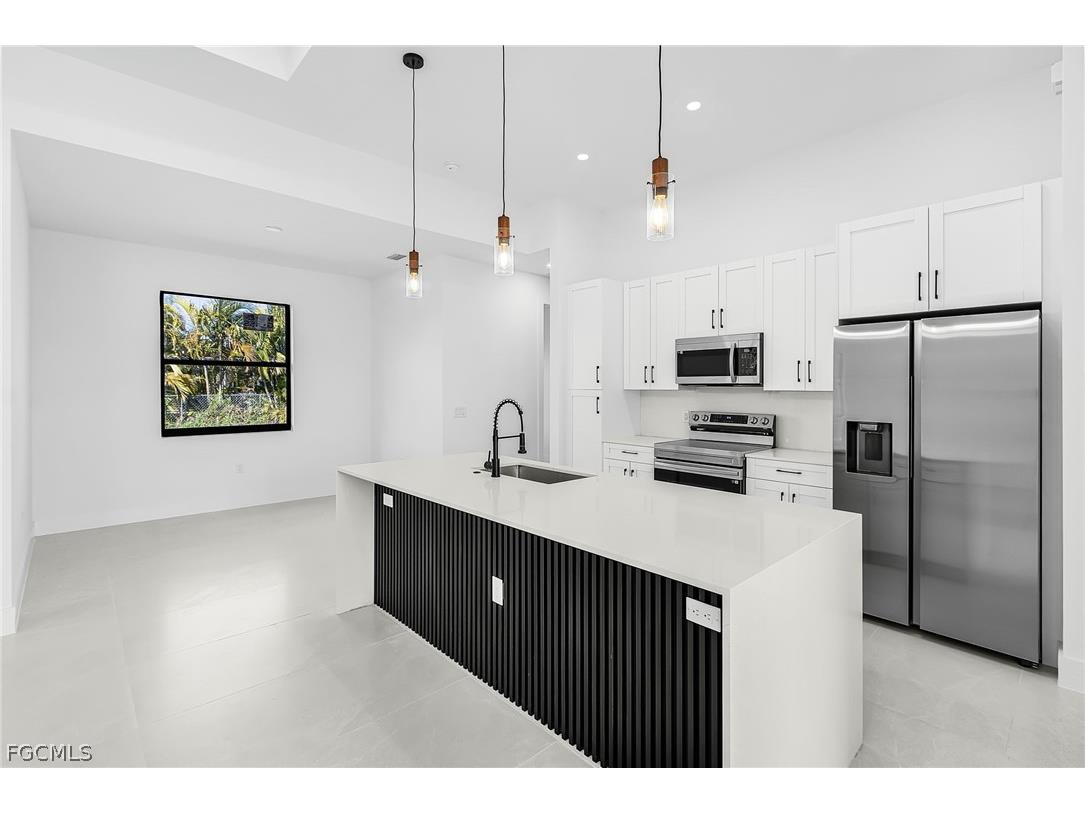 1102 NE 4th Place Cape Coral FL 33909 2026009151 image8