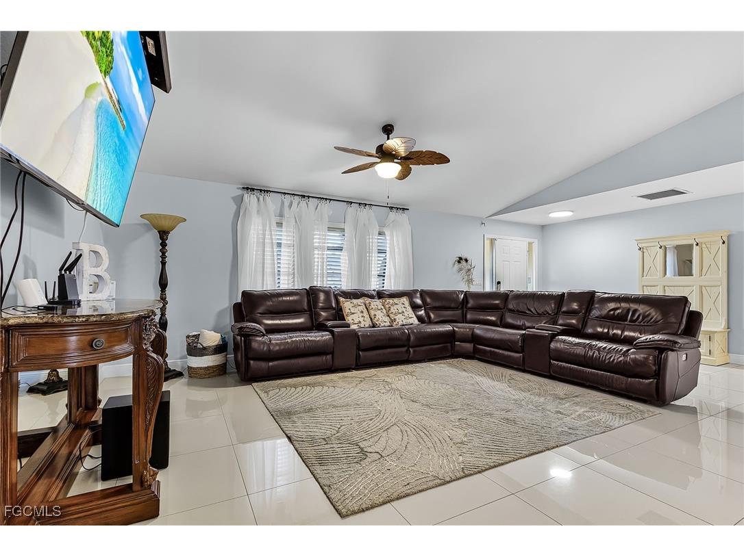 1102 SE 21st Avenue Cape Coral FL 33990 2026002181 image5