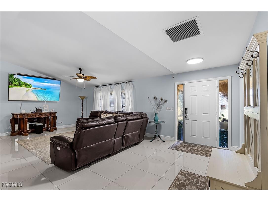 1102 SE 21st Avenue Cape Coral FL 33990 2026002181 image7