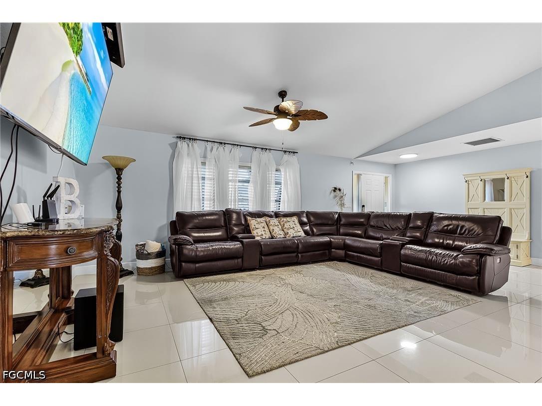 1102 SE 21st Avenue Cape Coral FL 33990 2026025302 image8