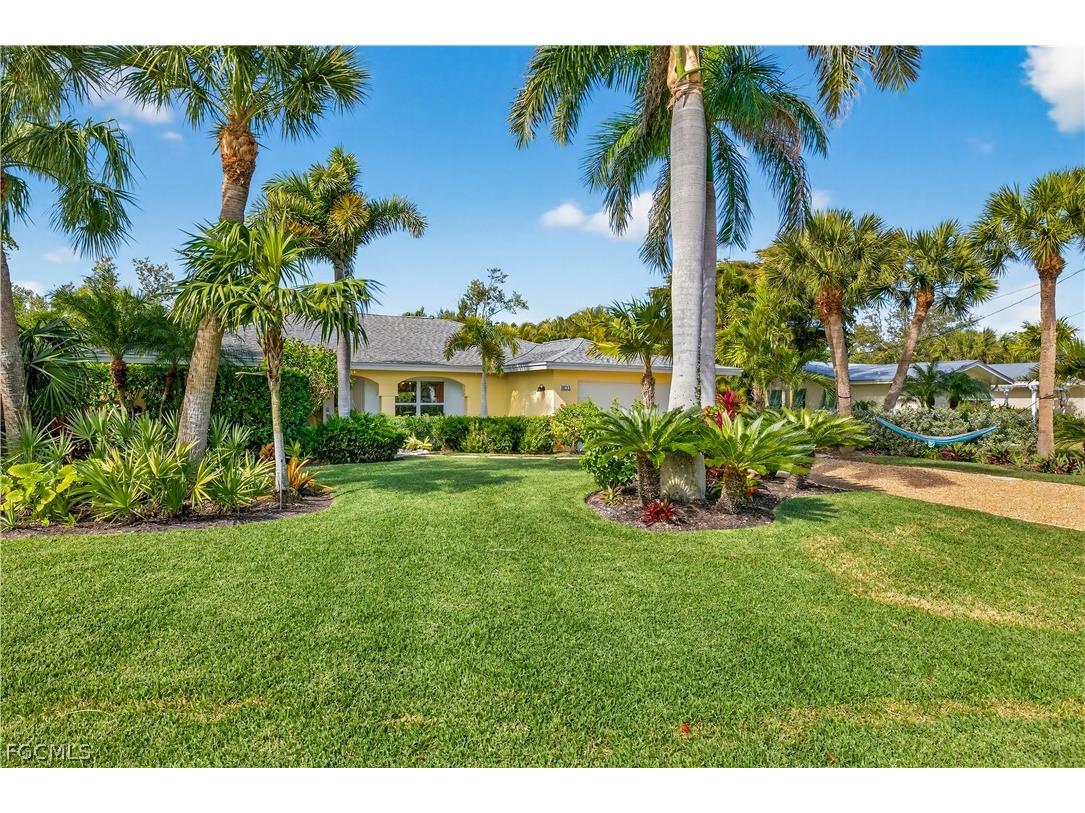 1103 Captains Walk Street Sanibel FL 33957 2026006317 image1