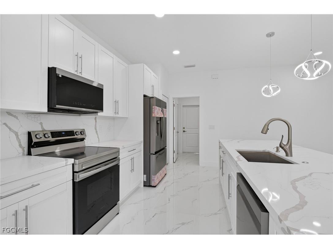 1103 E 7th Street Lehigh Acres FL 33972 2026008300 image5