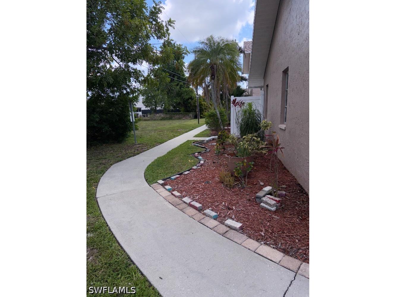 1103 SE 8th Terrace #B Cape Coral FL 33990 226019906 image13