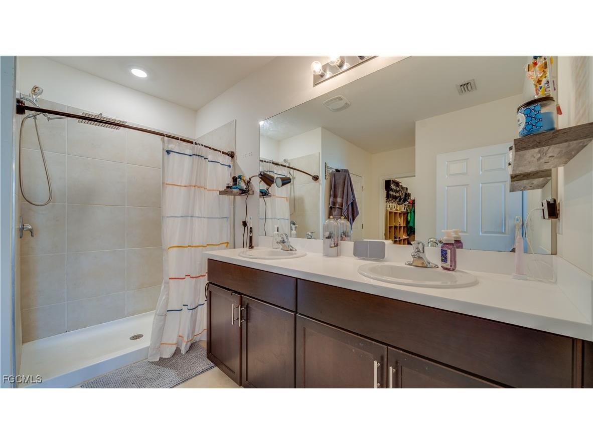 1103 SW 47th Street Cape Coral FL 33914 2025019900 image20