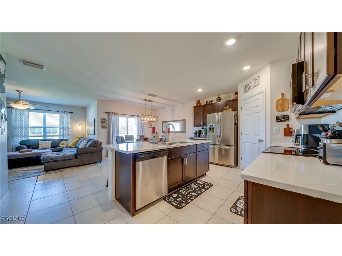 1103 SW 47th Street Cape Coral FL 33914 2025019900 image9