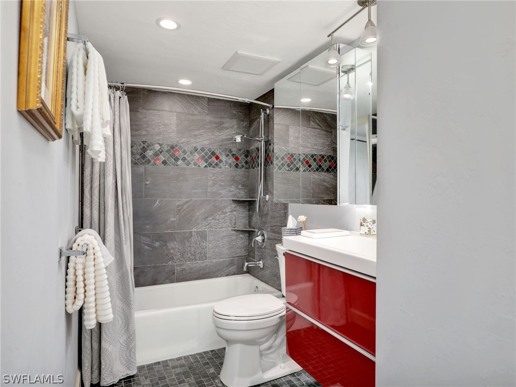11030 Gulf Shore Drive #202 Naples FL 34108 226008188 image17