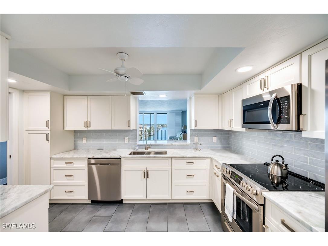 11030 Gulf Shore Drive #401 Naples FL 34108 225061388 image12