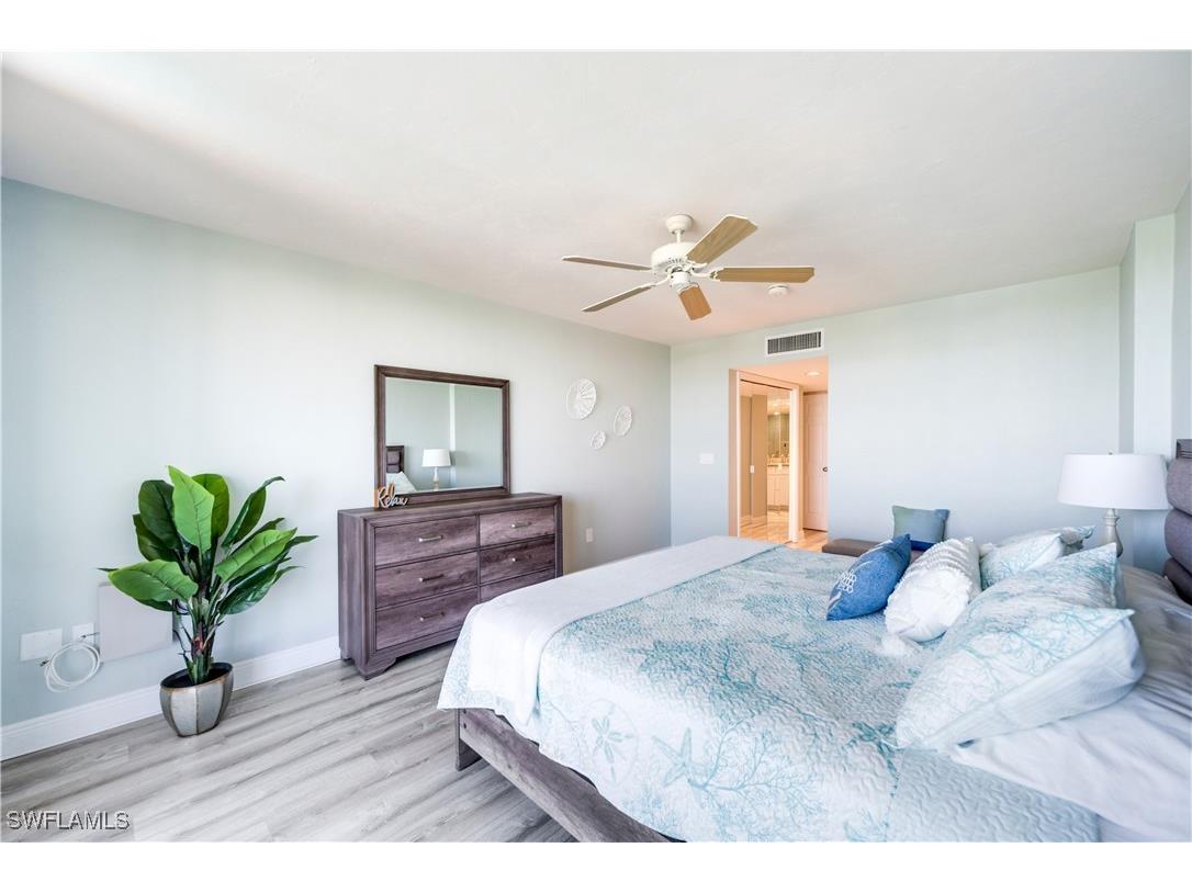 11030 Gulf Shore Drive #401 Naples FL 34108 225061388 image19