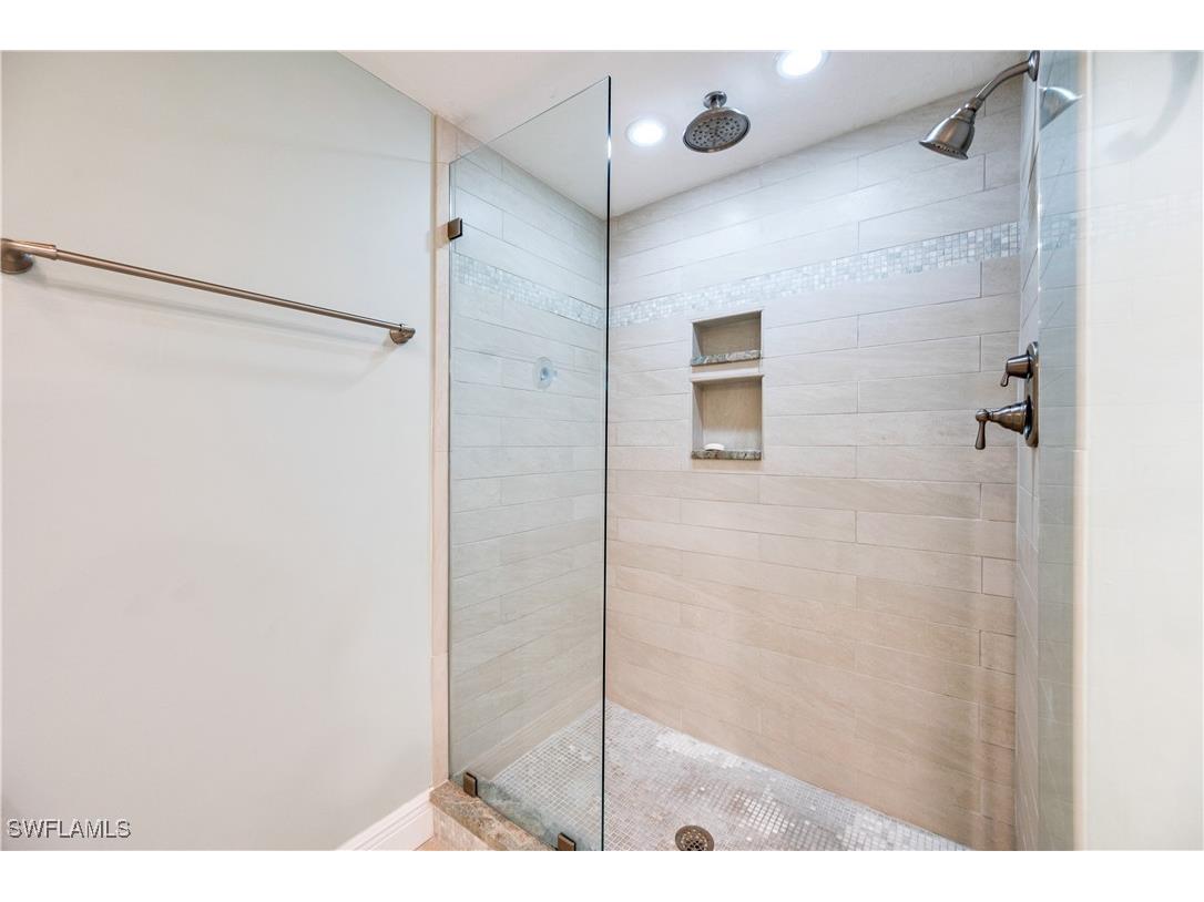 11030 Gulf Shore Drive #401 Naples FL 34108 225061388 image21