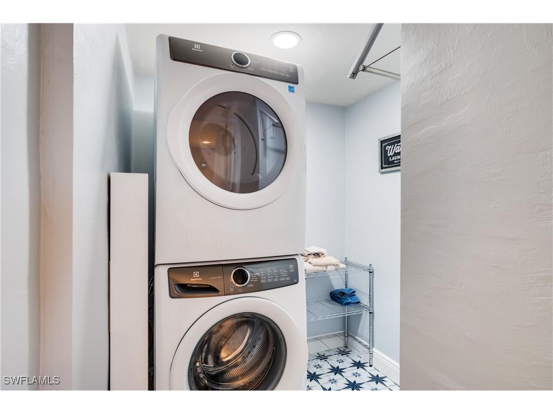 11030 Gulf Shore Drive #401 Naples FL 34108 225061388 image25