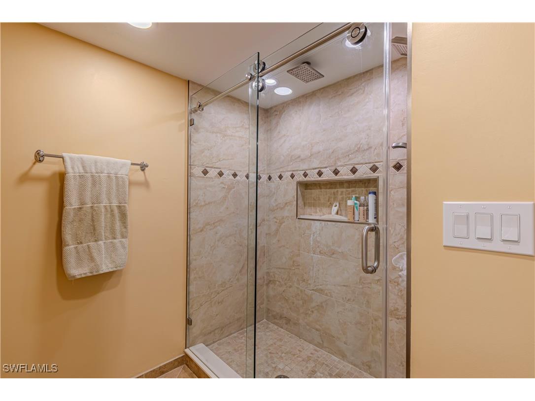 11030 Gulf Shore Drive #901 Naples FL 34108 225049585 image20