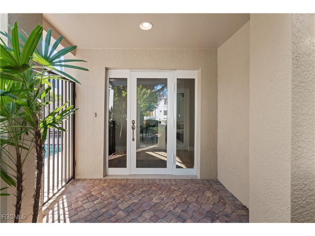 1104 6th Street S #1 Naples FL 34102 2025022453 image2