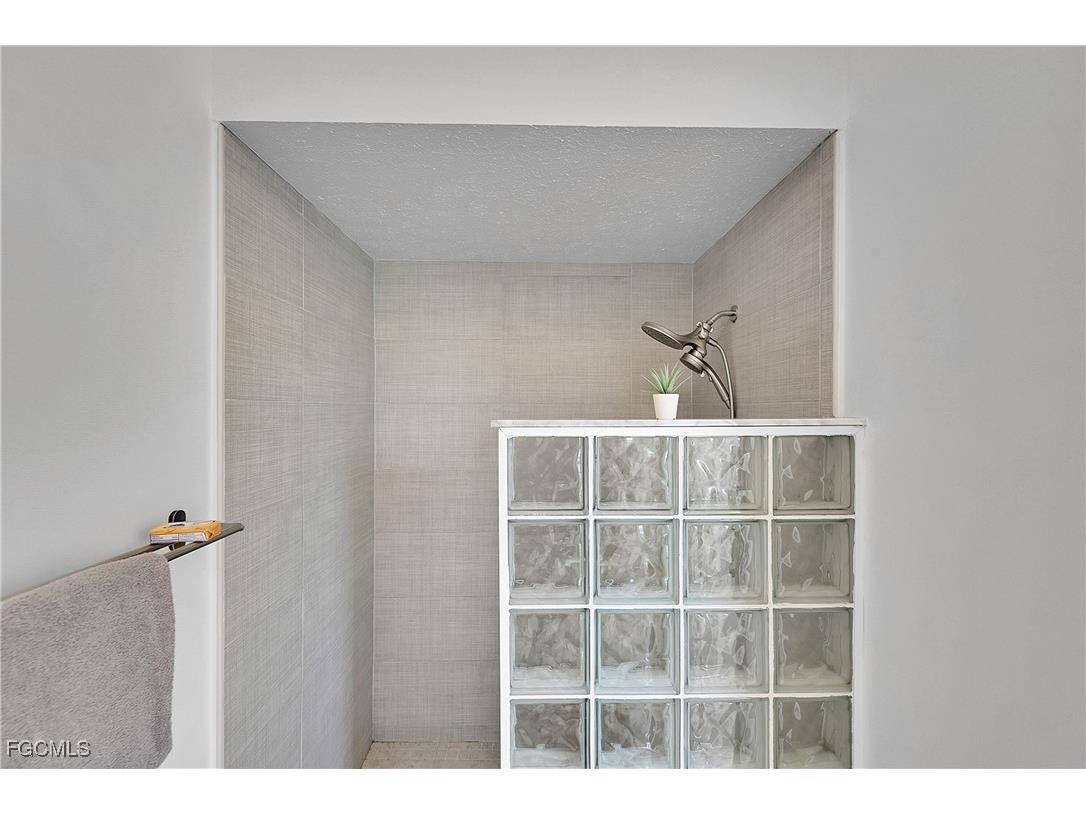 1104 SE 16th Terrace Cape Coral FL 33990 2025007214 image29