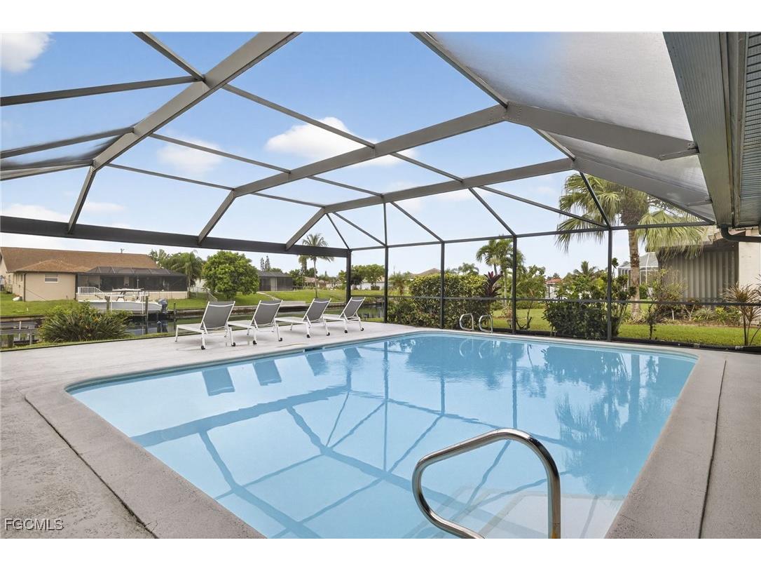 1104 SE 16th Terrace Cape Coral FL 33990 2025007214 image3
